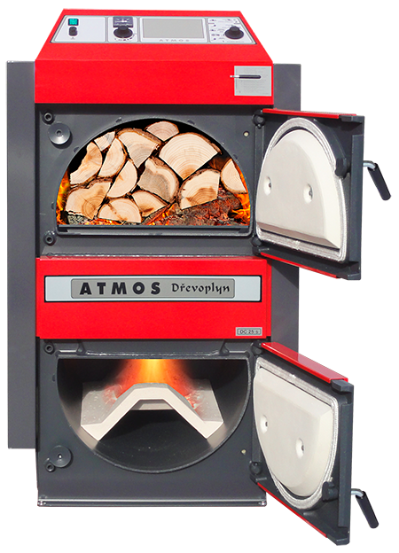 Centrala termica pe lemn cu gazeificare ATMOS - cu usile deschise, incarcata cu lemne de foc